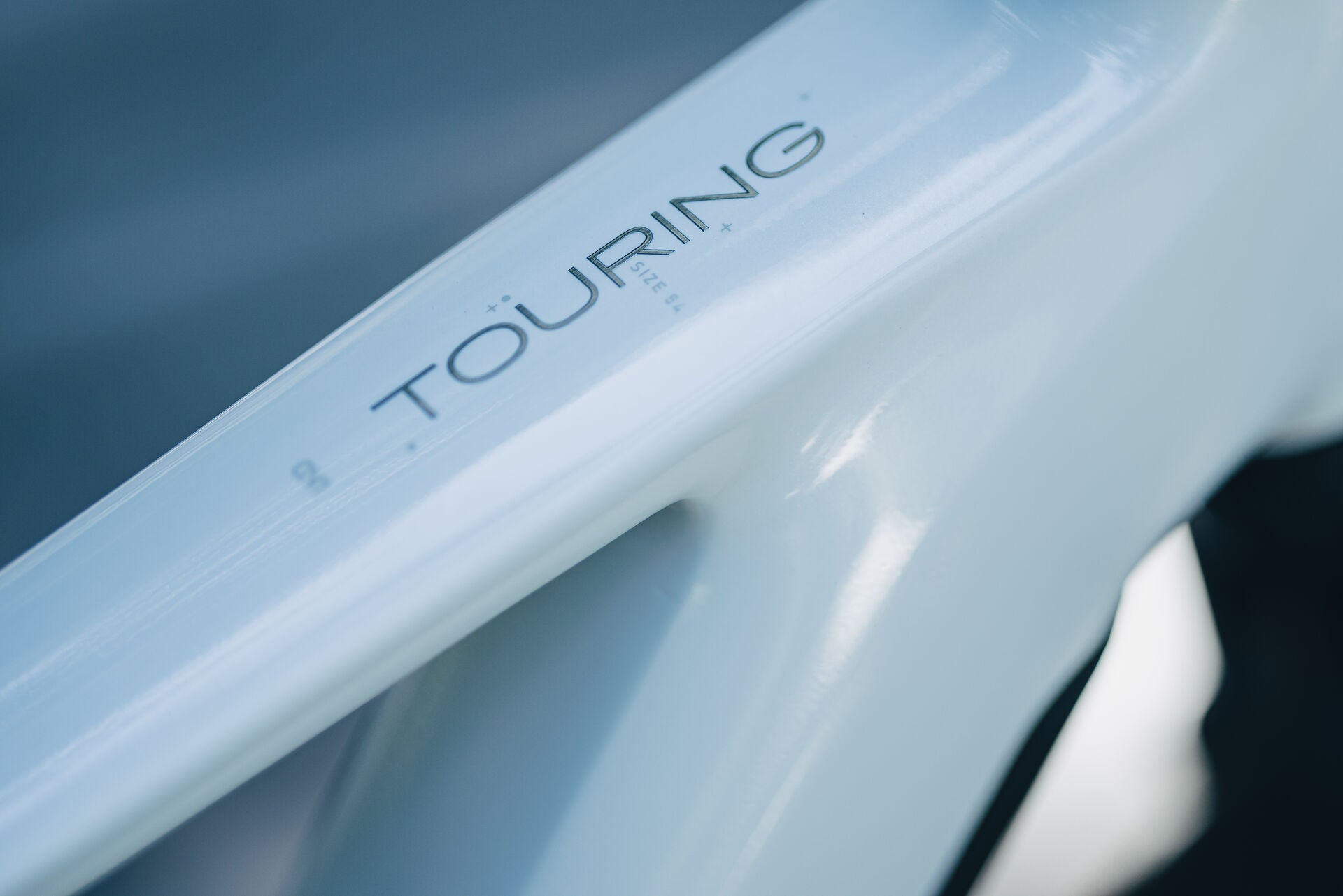 Cube Touring Hybrid ONE 600 metallicwhite´n´chrome 2027 – E-Trekkingrad – Detailansicht 7