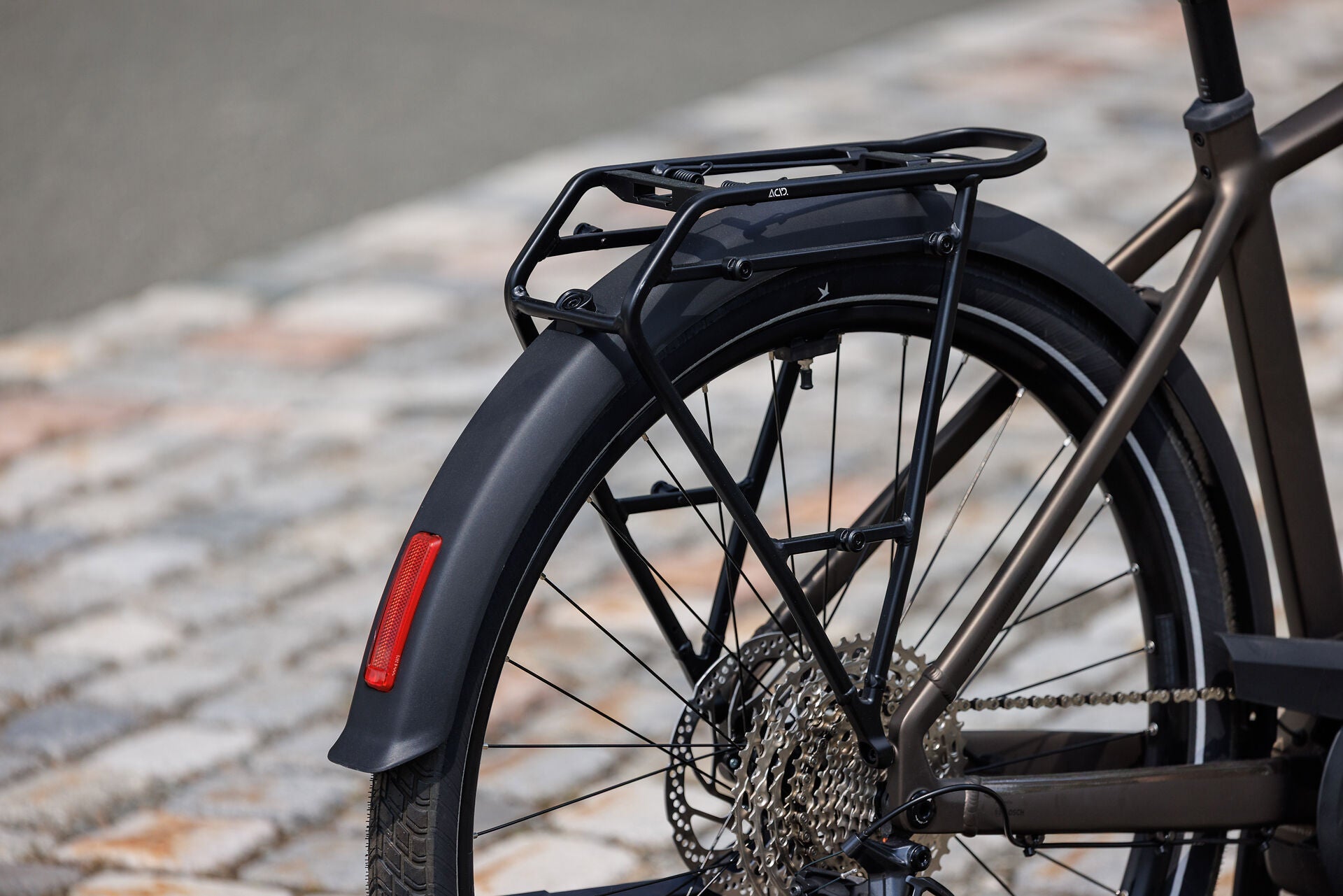 Cube Touring Hybrid Pro 800 metallicumbra´n´black 2027 – E-Trekkingrad – Detailansicht 4