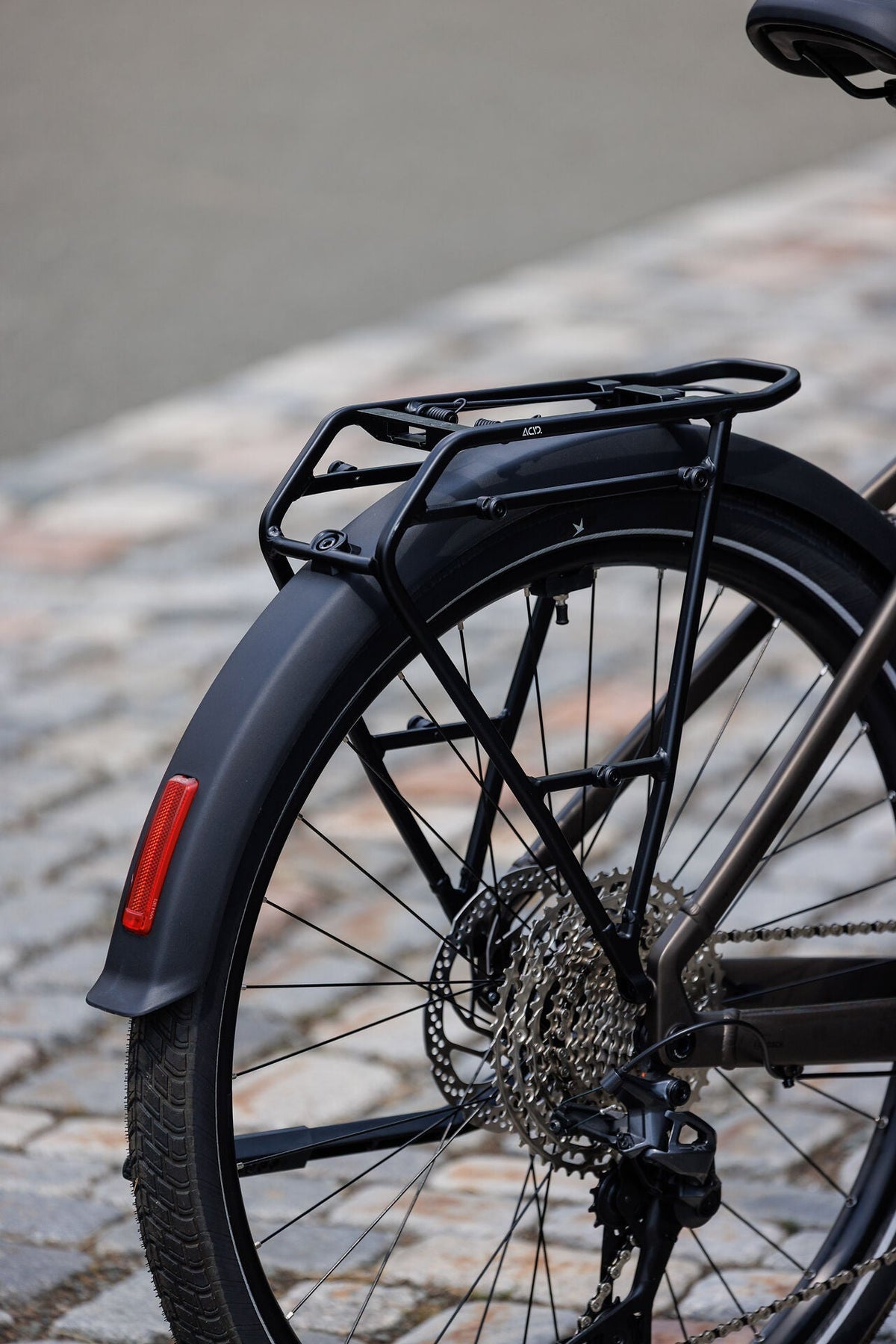 Cube Touring Hybrid Pro 800 metallicumbra´n´black 2027 – E-Trekkingrad – Detailansicht 5