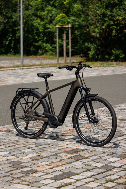 Cube Touring Hybrid Pro 800 metallicumbra´n´black 2027 – E-Trekkingrad – Seitenansicht 4