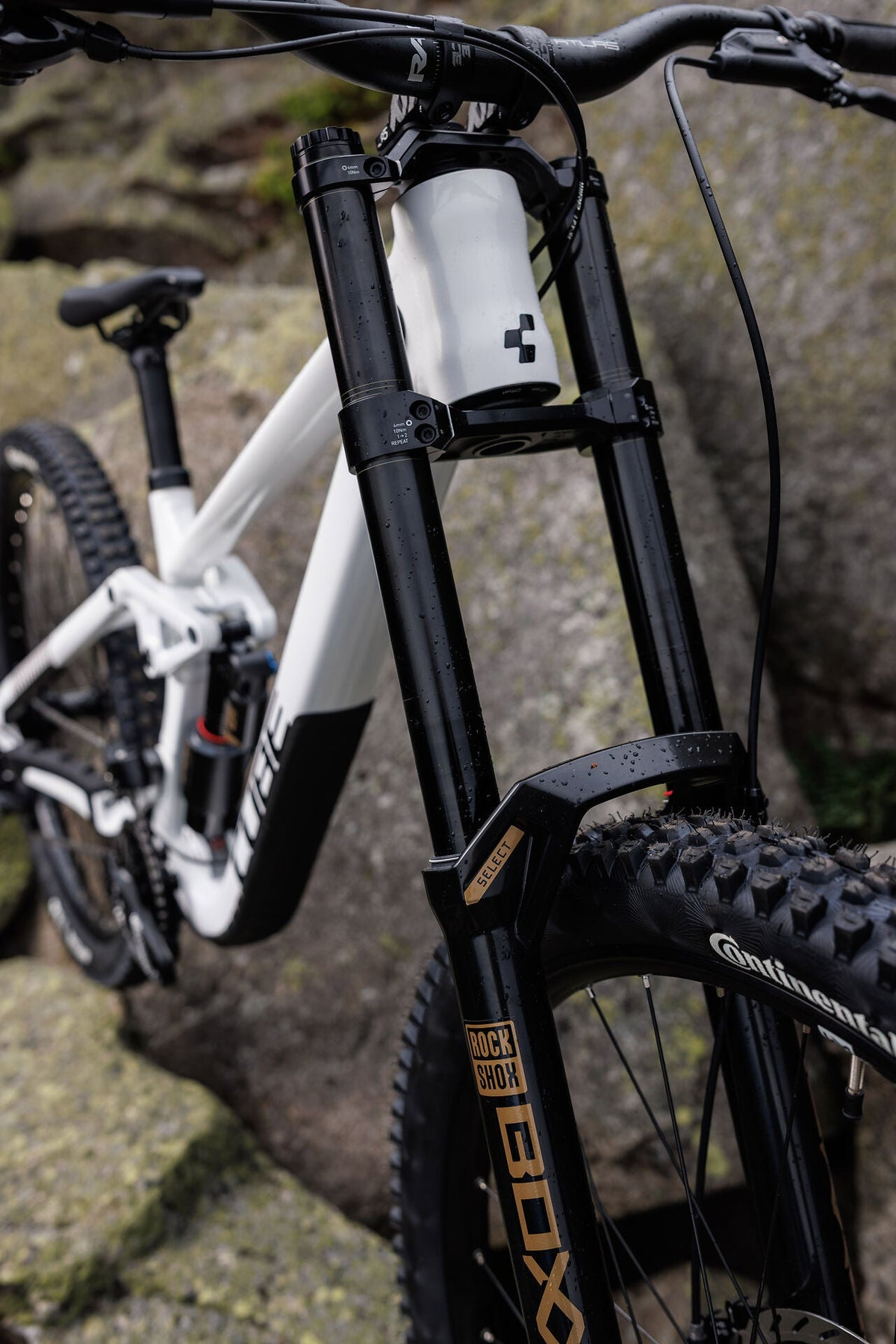Cube TWO15 Race powdergold´n´black 2027 – Mountainbike Fully – Detailansicht 8
