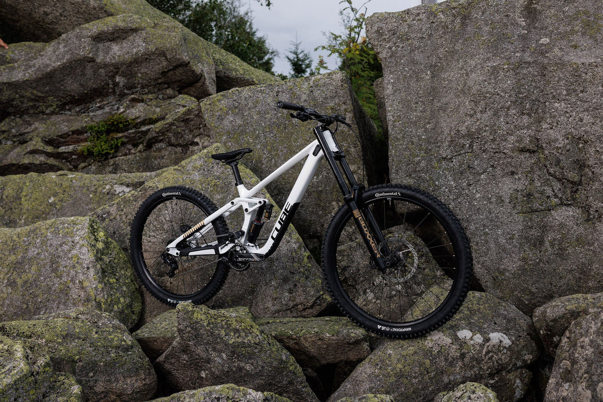 Cube TWO15 Race powdergold´n´black 2027 – Mountainbike Fully – Seitenansicht 2