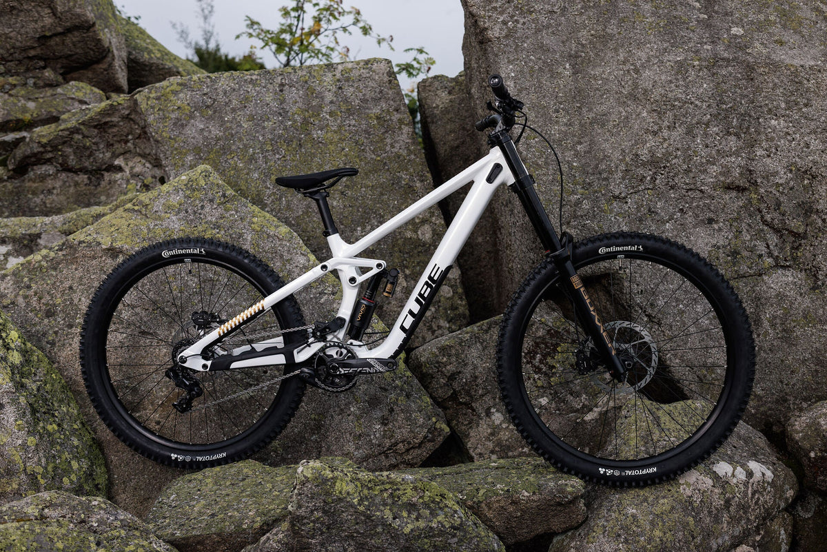 Cube TWO15 Race powdergold´n´black 2027 – Mountainbike Fully – Seitenansicht 4
