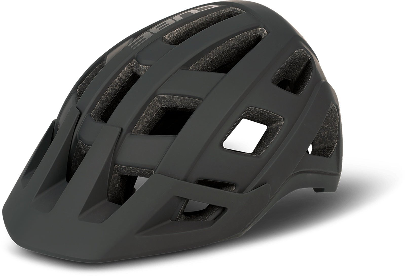 Ein mattschwarzer CUBE Helm BADGER / MTB Enduro Helm von Cube mit mehreren Belüftungsöffnungen und einem geschwungenen, aerodynamischen Profil auf weißem Hintergrund.