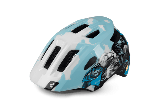 Der CUBE TALOK - Kinderhelm von Cube ist ein blau-weißer Kinderhelm mit schwarzem Blumenmuster und Belüftungslöchern auf weißem Hintergrund.